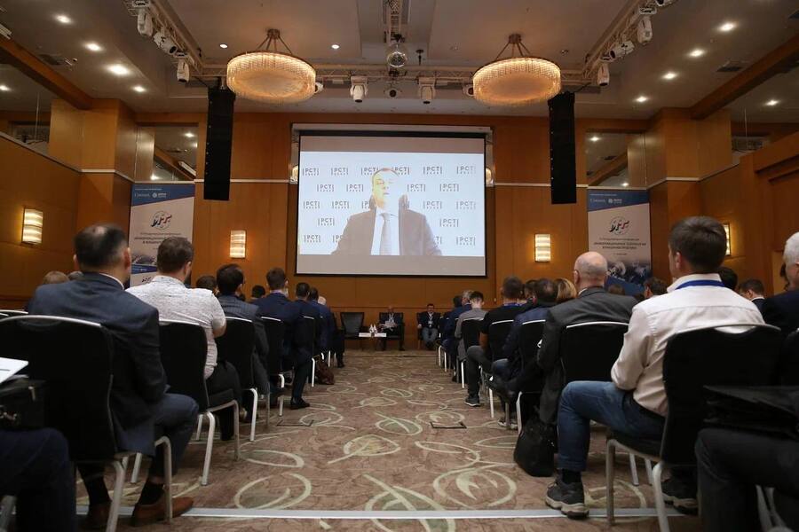 Разработка стандартов для цифровой трансформации машиностроения Разработка стандартов для цифровой трансформации машиностроения